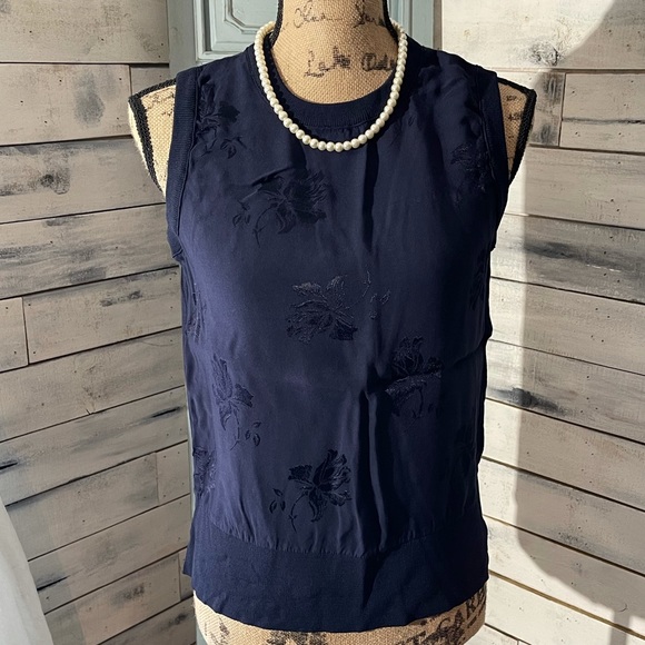 Ann Taylor Factory Tops - Ann Taylor Navy jacquard front sweater shell